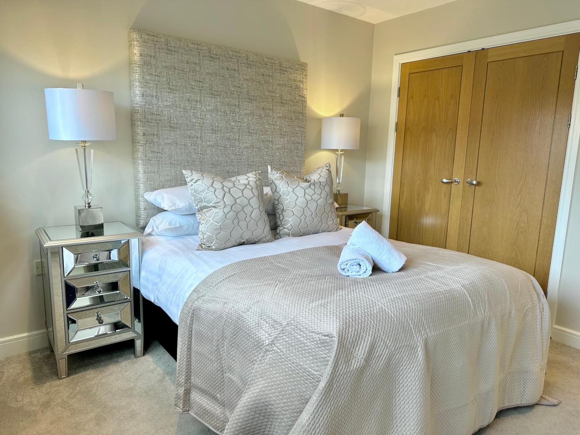 Superior Apartment In Cardiff City Centre ภายนอก รูปภาพ