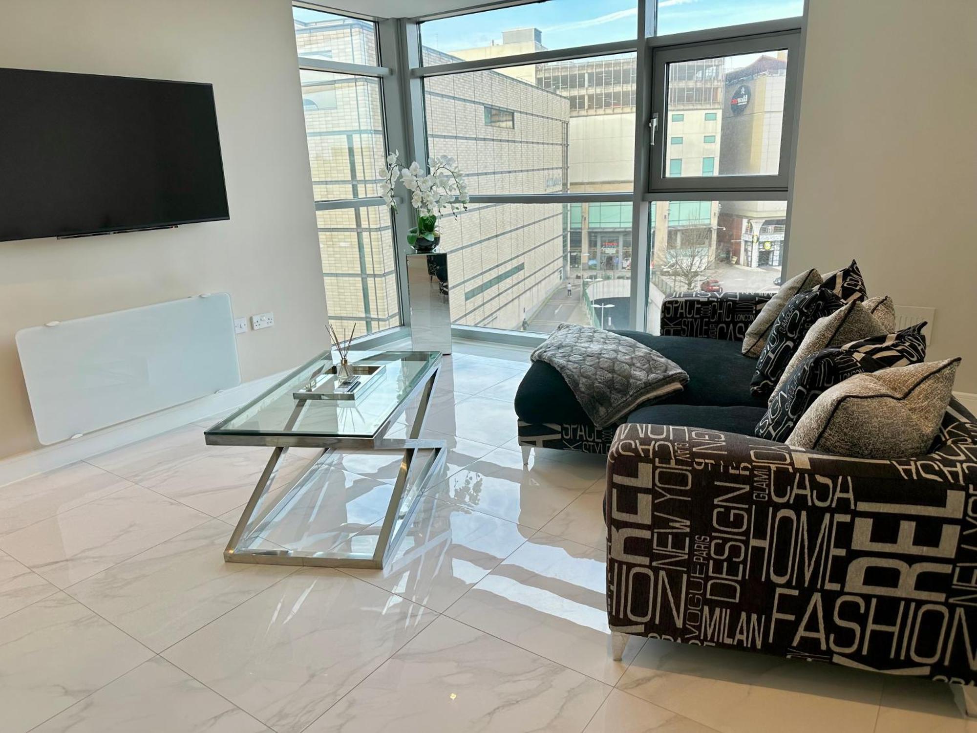 Superior Apartment In Cardiff City Centre ภายนอก รูปภาพ
