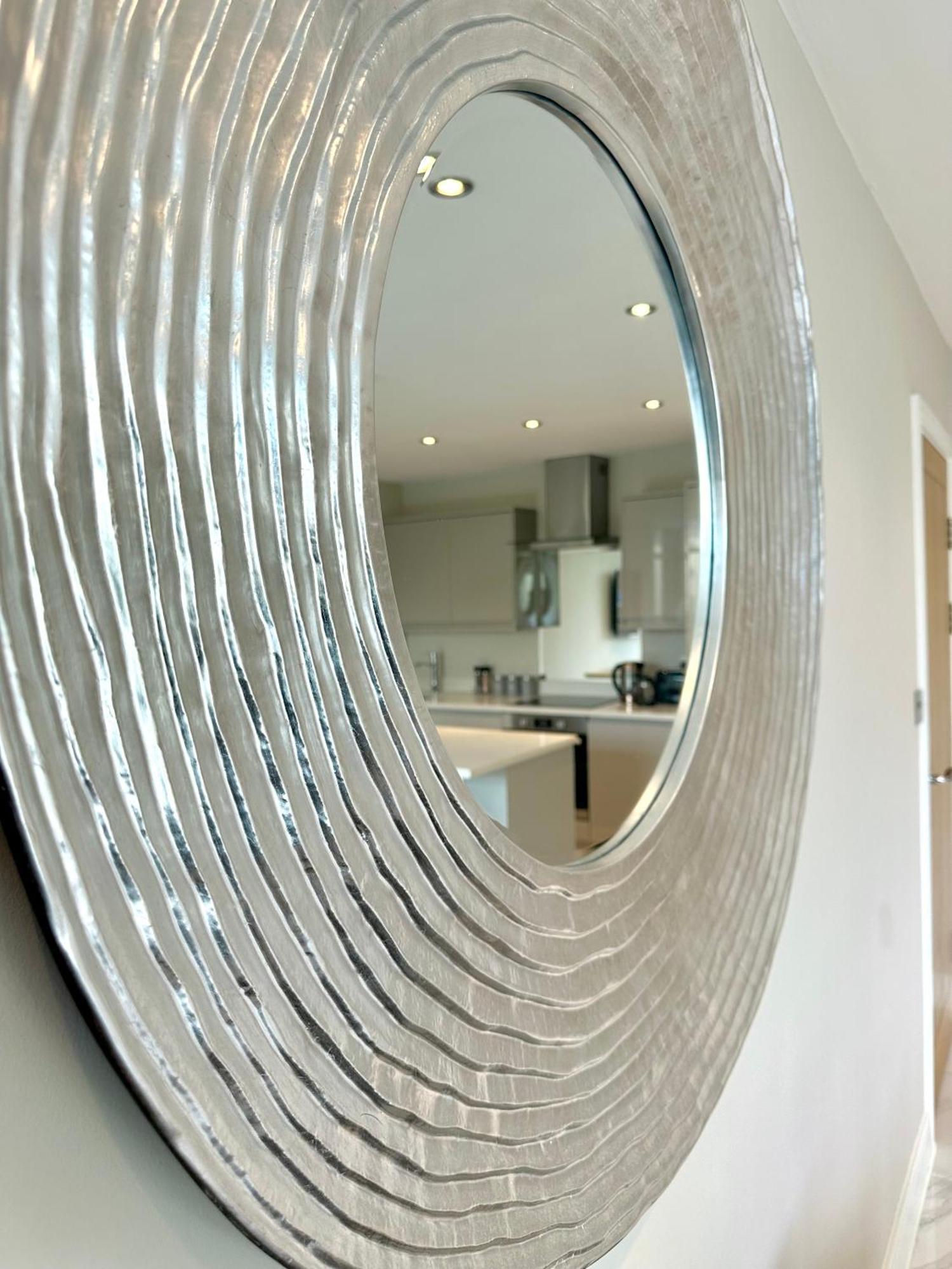 Superior Apartment In Cardiff City Centre ภายนอก รูปภาพ