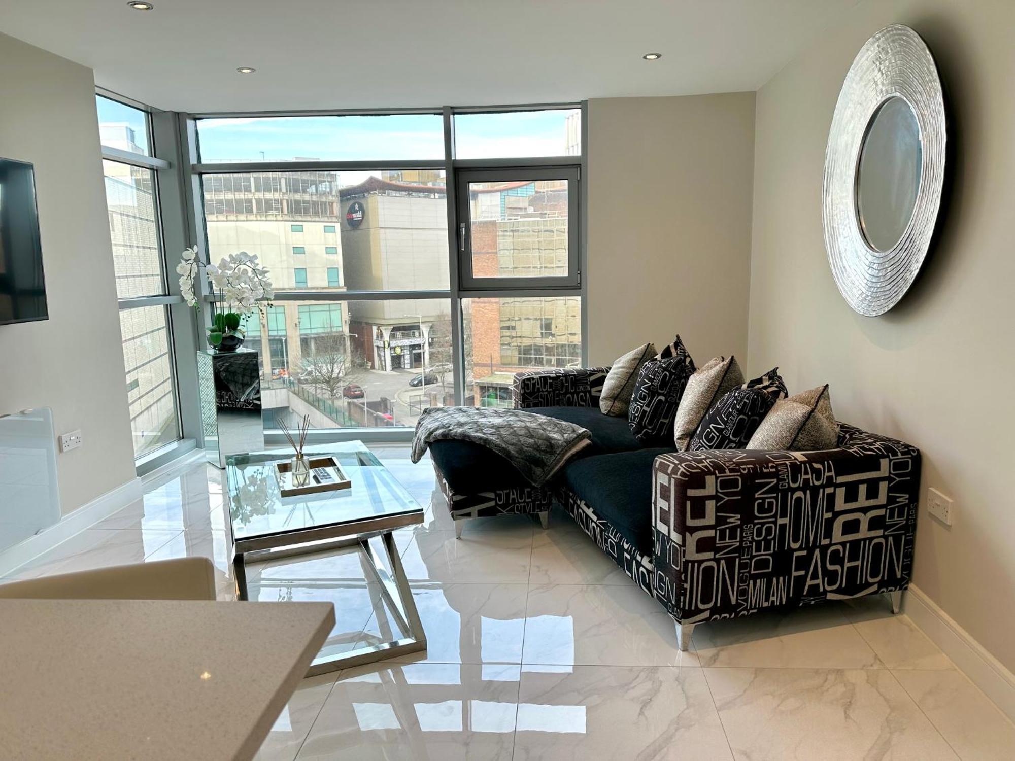 Superior Apartment In Cardiff City Centre ภายนอก รูปภาพ