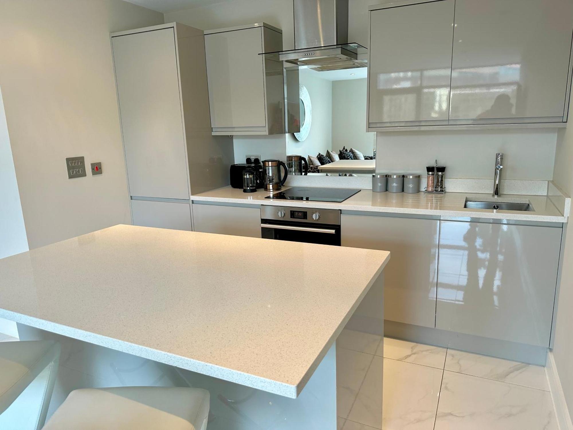 Superior Apartment In Cardiff City Centre ภายนอก รูปภาพ