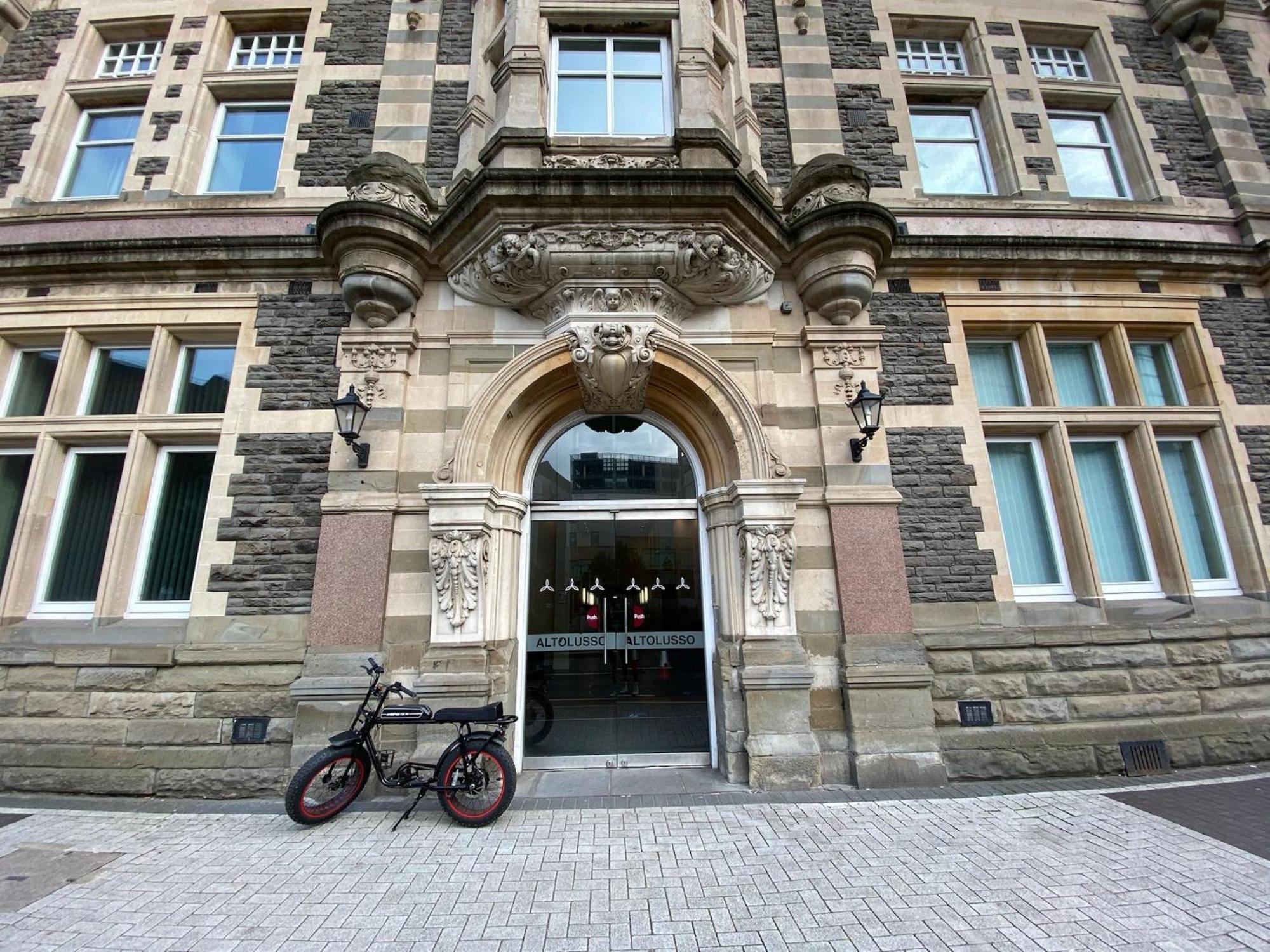 Superior Apartment In Cardiff City Centre ภายนอก รูปภาพ